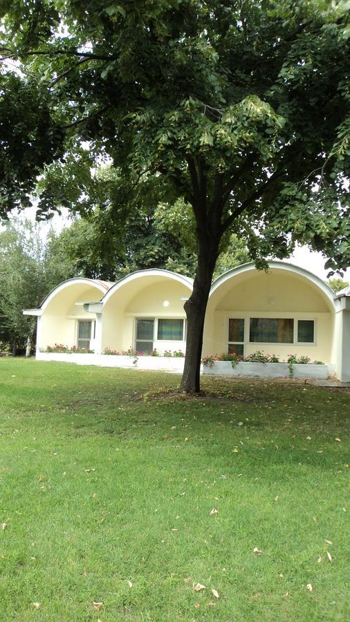 Hotel Stroitel Hisarea Exterior foto